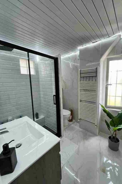 Vakantiehuis Romantic In The South Of France With A Private Garden , Pool And A Terrace *