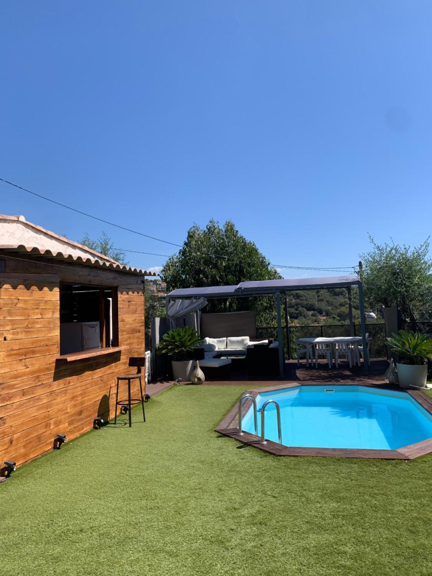 Romantic In The South Of France With A Private Garden , Pool And A Terrace Vakantiehuis